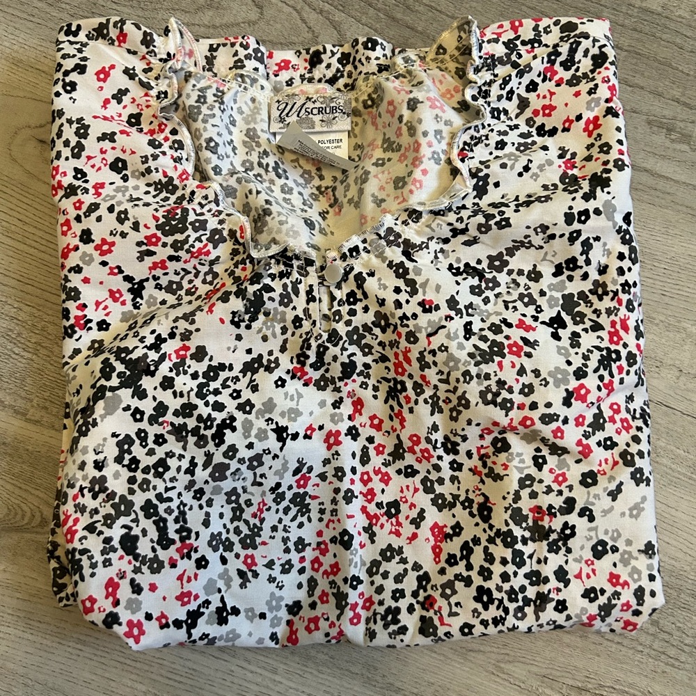 Women’s size large scrub top